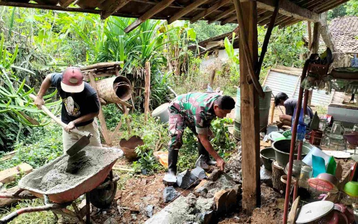 Bantu rehab rumah warga binaan 