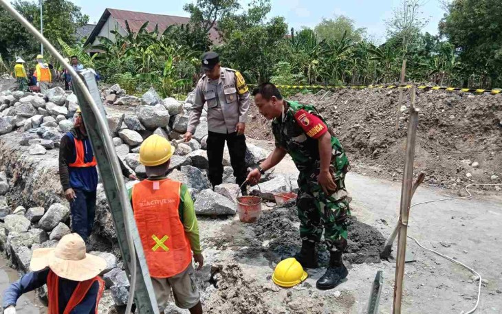 Pembangunan drainase wilayah desa binaan 