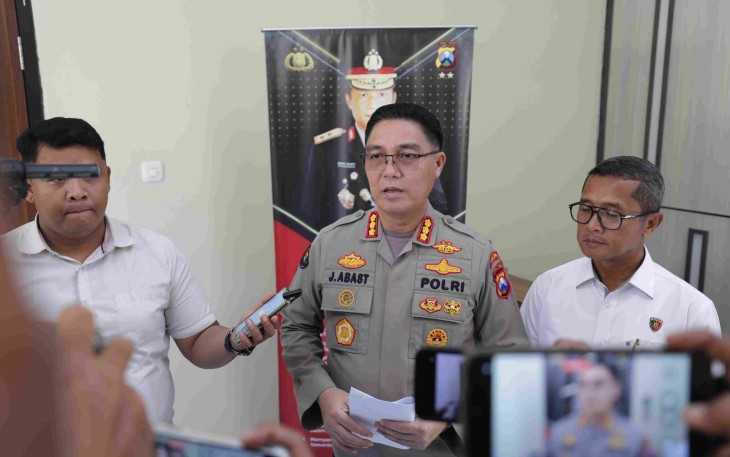 Kabid Humas Polda Jatim Kombes Pol Jules Abraham Abast
