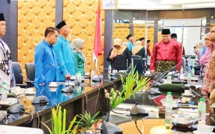 Sekretaris Daerah Kabupaten Bintan, Ronny Kartika saat memimpin Focus Group Discussion (FGD) bersama DPRD Bintan
