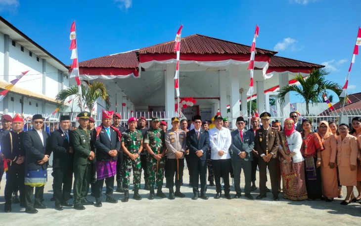 Foto bersama Dandim 1310/Bitung, Letkol Czi Hanif Tupen, Kalapas Kelas IIB Bitung, Edi Kuhen, bersamamu Walikota dan Wakil Walikota Bitung beserta unsur Forkompinda lainnya.