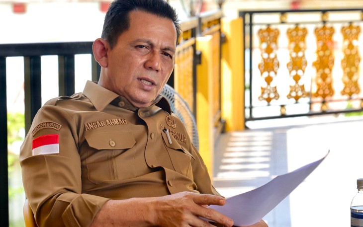 Gubernur Ansar Ahmad 