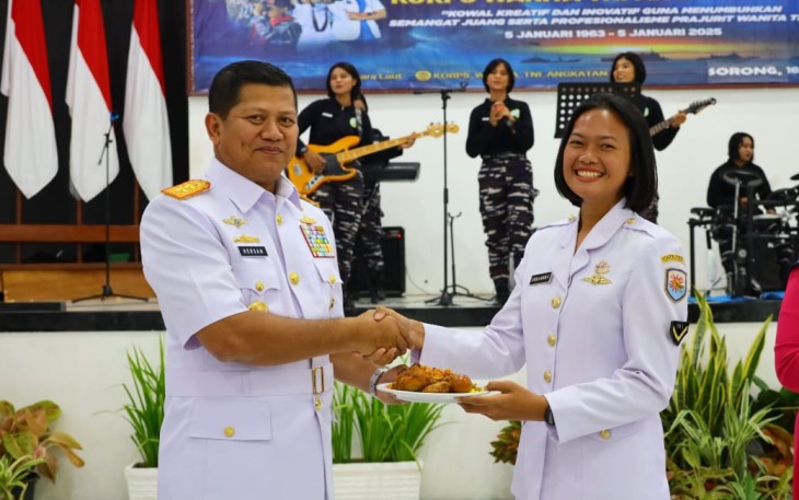 Pangkoarmada III Laksda TNI Hersan 
