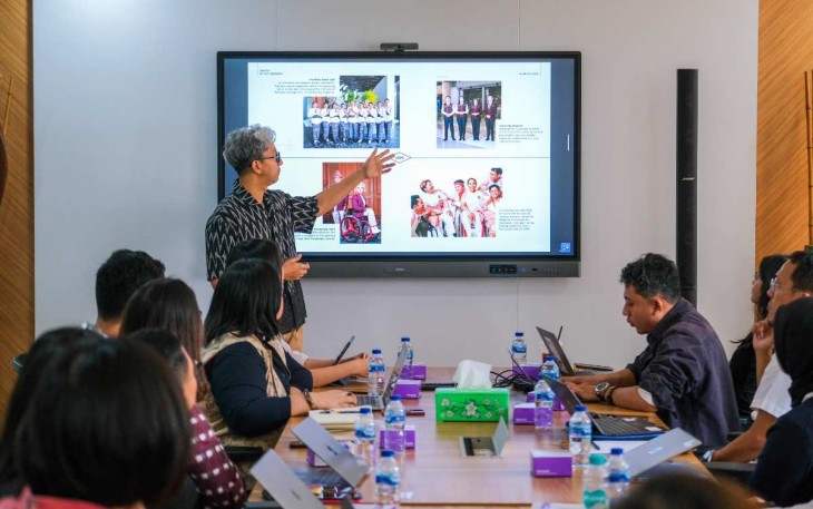 Wamenekraf terus mendukung kreativitas dan inovasi IKAT Indonesia pada penerapan wastra tradisional dalam fesyen untuk meningkatkan nilai ekonomi yang lebih tinggi, Senin (20/1)