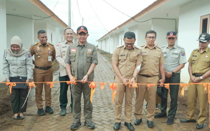 Kepala BNPB Letjen TNI Dr Suharyanto bersama Pj Walikota Bogor Hery Antasari resmikan hunian tetap bagi korban bencana di Kp. Ciranjang, Kelurahan Pamoyanan, Kecamatan Bogor Selatan, Kota Bogor (20/1)