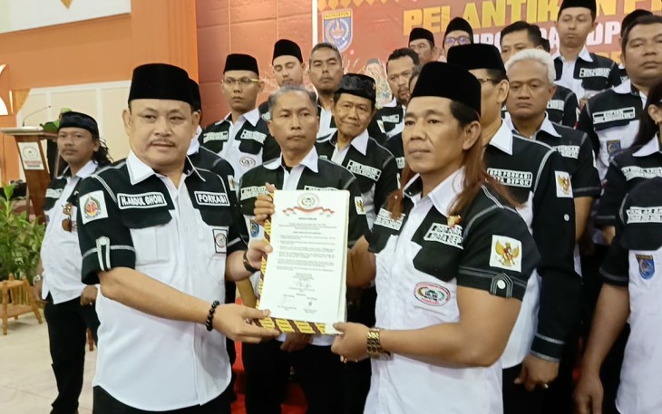 Ketum FORKABI Pusat Drs H Abdul Ghoni melantik Edi Dadang Candra sebagai Ketua DPD FORKABI Kota Depok di Ballroom Hotel Bumi Wiyata Depok, Rabu (29/1)