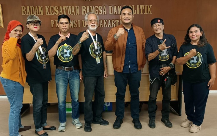 Pengurus DPW JWI Jakarta foto bersama usai silaturahmi ke Kesbangpol Jakarta, Jum'at (14/2)