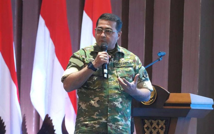 Menekraf Teuku Riefky Harsya memberikan materi dalam retret pembekalan kepala daerah di Magelang, Kamis (27/2)