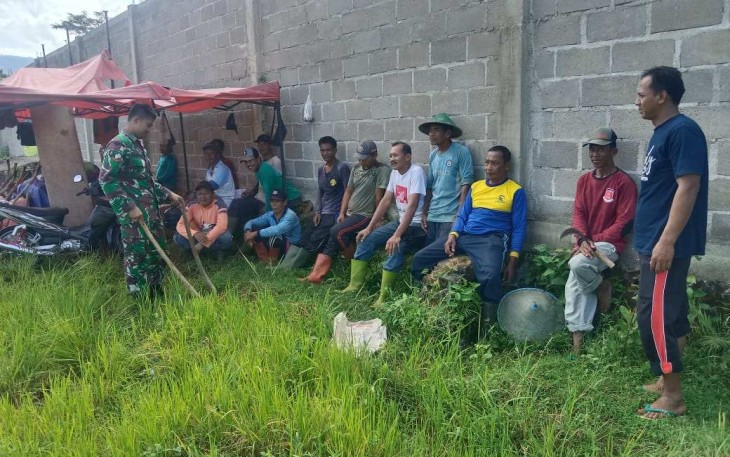 Komsos Babinsa bersama warga binaannya