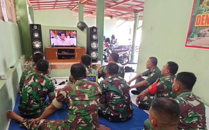 Kodim 0806/Trenggalek Gelar Nobar Wawancara Eksklusif Presiden RI Prabowo Subianto Bersama Para Pemimpin Redaksi Nasional