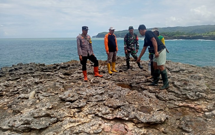 Laka laut terjadi lagi di wilayah pacitan tepatnya di Pantai Dondong, Desa Plumbungan, Kecamatan Kebonagung, Kabupaten Pacitan