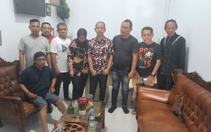 Pewarta Polrestabes Medan Poto Bersama Usai Laksanakan Jumat Barokah.