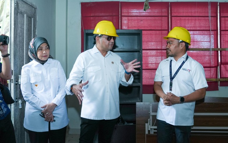 Menteri Ekraf Tinjau Ruang Kreatif di Makassar
