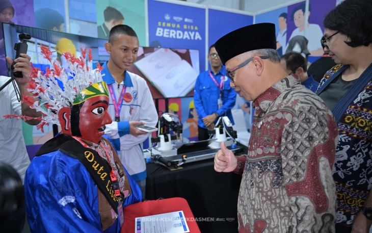 Robot Ondel Ondel Karya Siswa SMK Dipamerkan di Konsolidasi Nasional