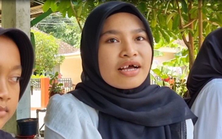 Wulan, siswi kelas XII SMAN 2 Pacitan