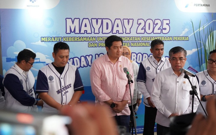 Keterangan : Jajaran Kementerian Ketenagakerjaan, Kementerian PKP dan Pimpinan Pertamina melakukan press conference dalam kegiatan May Day di Universitas Pertamina 
