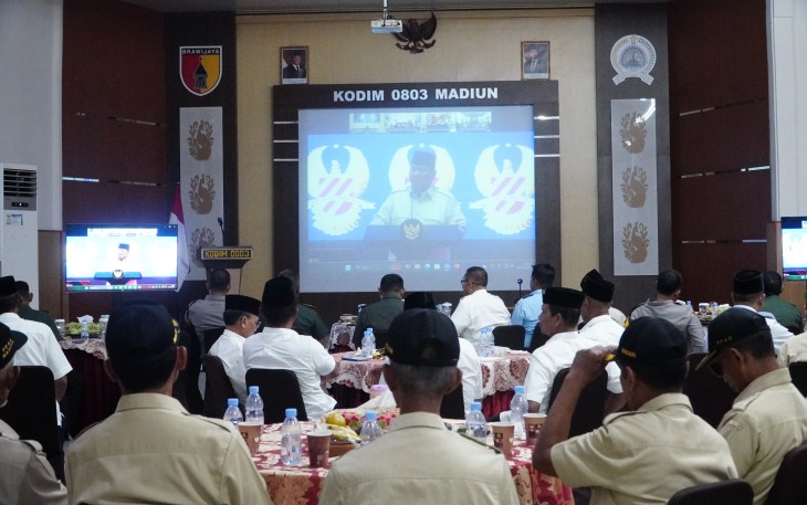 Dandim Madiun Dampingi Danrem 081/Dsj Bersama Purnawirawan TNI Polri Ikuti Halal Bi Halal Dengan Presiden Prabowo Secara Daring