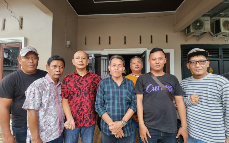 Ketua Pewarta Lakukan Poto Bersama Usai Jumat Barokah.