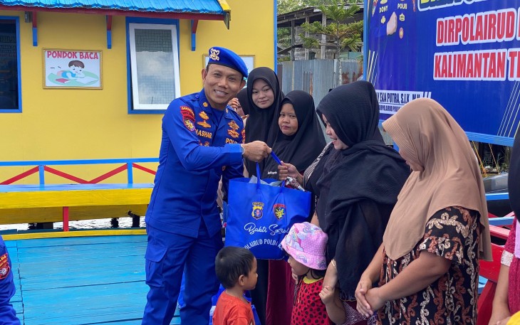 Dirpolairud Berikan Bantuan Sosial Kepada Warga Desa Palangkau Lama