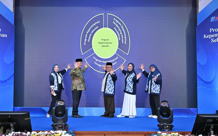 Kementerian Pendidikan Dasar dan Menengah (Kemendikdasmen) secara resmi meluncurkan Program Kepemimpinan Sekolah yang dilaksanakan secara luring di Gedung A, Kantor Kemendikdasmen, Jakarta Pusat, pada Senin (23/6)