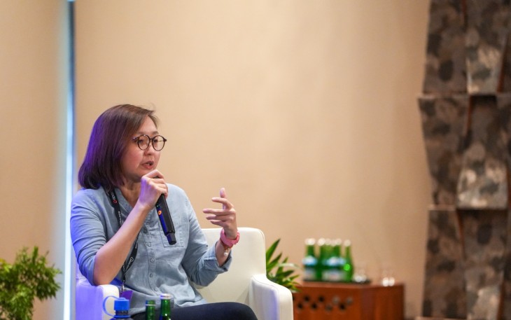 Wakil Menteri Ekonomi Kreatif (Wamen Ekraf) Irene Umar saat berbicara di Asia's Premier Summit for the Media, Telecoms and Entertainment Industry (APOS) CEO Forum 2025 di Bali