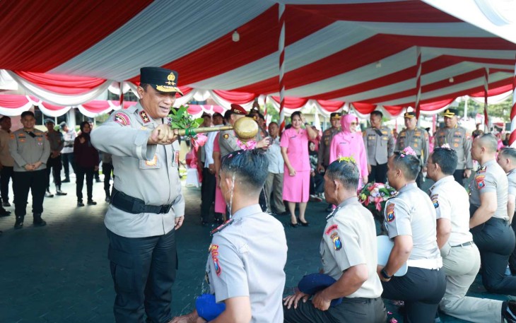 Kapolda Jatim Irjen Pol Nanang Avianto tradisi kenaikan pangkat personelnya