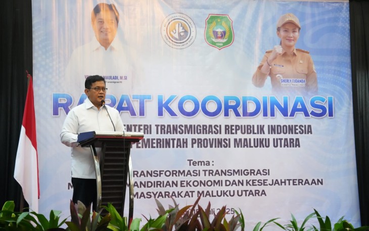 Wakil Menteri Transmigrasi Viva Yoga Mauladi dalam Rapat Koordinasi dengan Pemerintah Provinsi Maluku Utara di Kota Ternate 