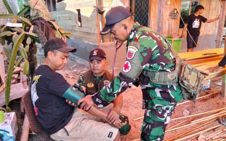Pelayanan kesehatan di lokasi TMMD ke 125 Kodim 1419/Enrekang 