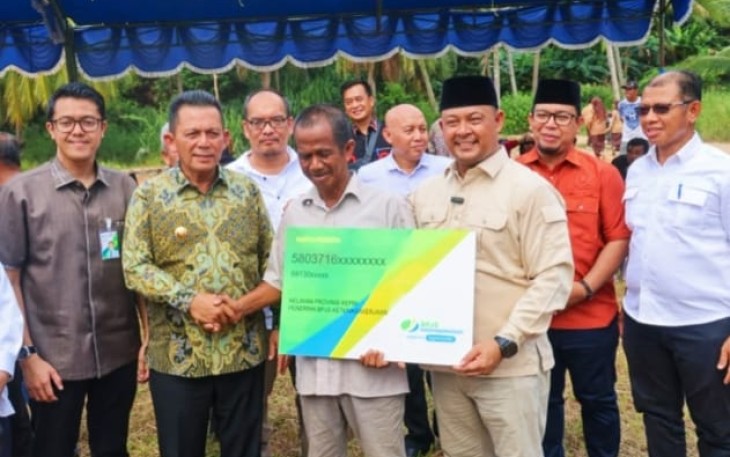 414 Nelayan Pulau Kasu Menerima Bantuan dari Pemprov Kepri
