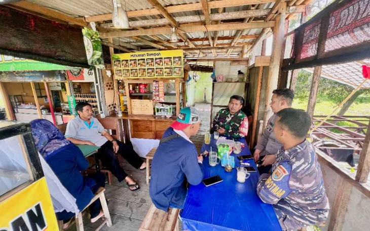 Komsos Babinsa bersama warga binaannya