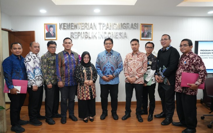 Wakil Menteri Transmigrasi Viva Yoga Mauladi secara bergantian menerima tiga bupati. Mereka Adalah Bupati Toli-Toli, Provinsi Sulawesi Tengah, H. Amran H. Yahya: Bupati Mesuji, Provinsi Lampung, Hj. Elfianah Khanami; dan Bupati Sigi, Provinsi Sulawesi Tengah, Muhammad Rizal Intjenae
