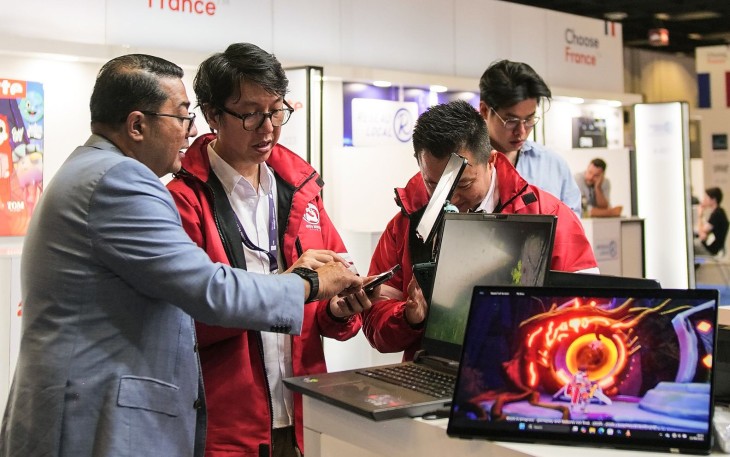 Menteri Ekonomi Kreatif (Ekraf), Teuku Riefky Harsya, mengundang investor dan publisher game global untuk menjelajahi potensi gim tanah air