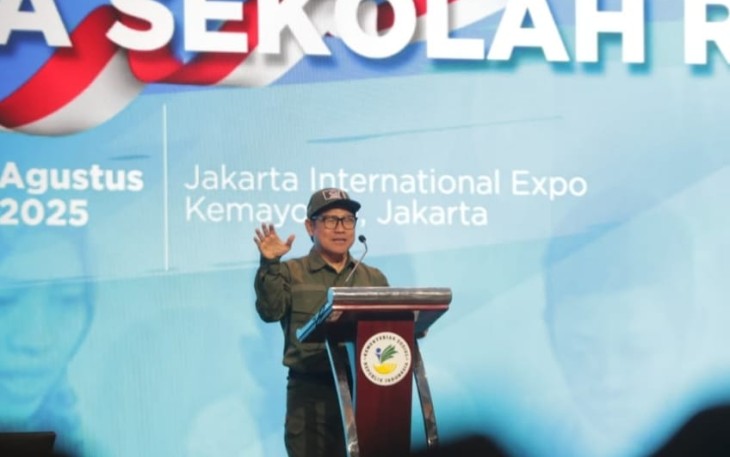 Menteri Koordinator Bidang Pemberdayaan Masyarakat (Menko PM) Abdul Muhaimin Iskandar mengisi Pembekalan Guru dan Kepala Sekolah Rakyat di Jakarta International Expo (JIExpo) Kemayoran, Jakarta