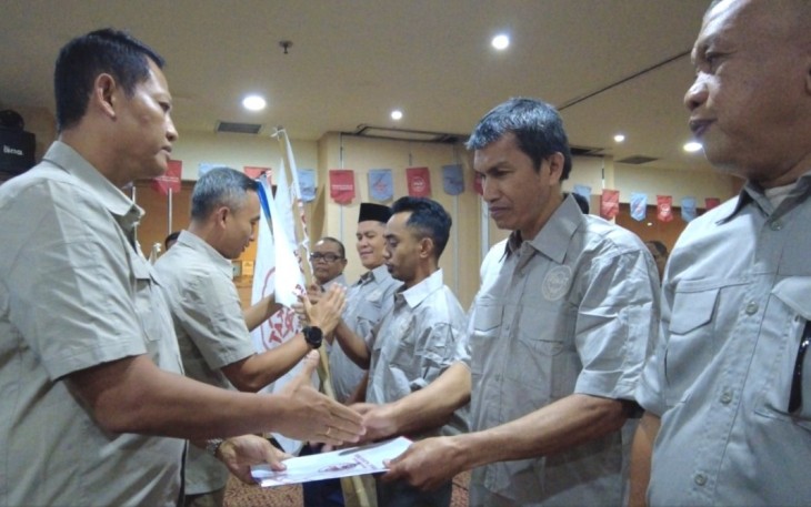 Ketum Pukat Nusantara Heri Istanto saat melantik jajaran pengurus DPC Kabupaten/Kota di Provinsi Sulsel, Selasa (26/8)
