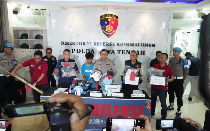 Polda Jawa Tengah mengungkap kasus aksi kerusuhan massa yang terjadi di sejumlah wilayah di Jawa Tengah sejak 29 Agustus hingga 1 September 2025. Sebanyak 1.747 pelaku sempat diamankan petugas, mayoritas dari mereka masih dibawah umur