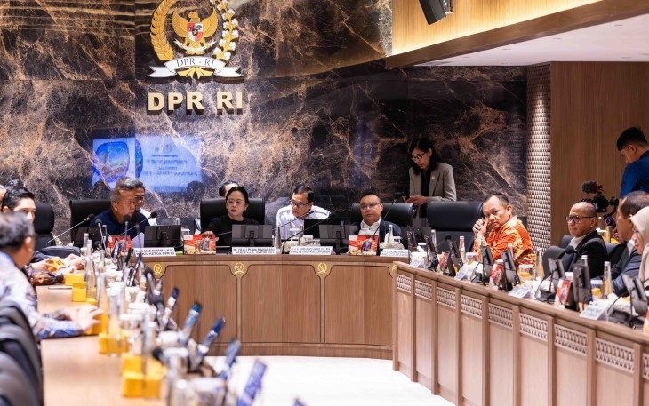 Ketua DPR RI Puan Maharani hari ini memimpin pertemuan antara pimpinan DPR dengan pimpinan-pimpinan fraksi partai politik yang ada di DPR