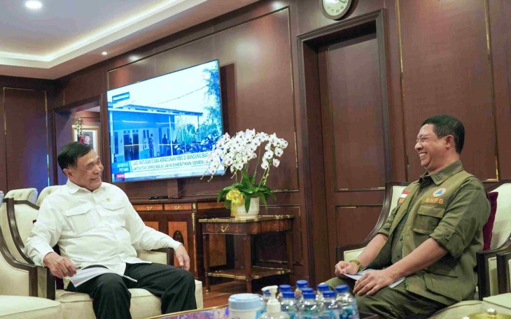 Kepala Badan Nasional Penanggulangan Bencana (BNPB) Letjen TNI Dr. Suharyanto S.Sos., M.M., menyambangi kantor Kementerian Koordinator Bidang Politik dan Keamanan (Kemenko Polkam) di Jalan Merdeka Barat, Jakarta