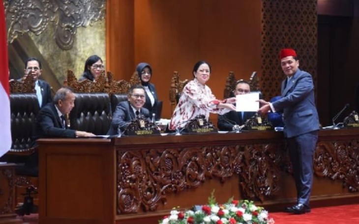 Ketua DPR RI Puan Maharani dengan Ketua Komisi III Habiburrokhman, Selasa (18/11)