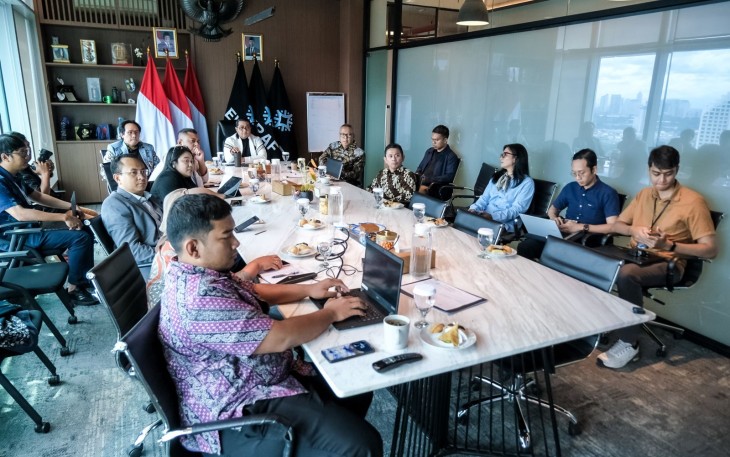  Menteri Ekonomi Kreatif, Teuku Riefky Harsya, menerima audiensi dari Duta Besar RI untuk Senegal, Ardian Wicaksono, di Kantor Kementerian Ekraf, Jakarta, Kamis (20/11/2025).