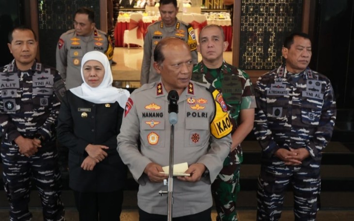 Kapolda Jatim Irjen Pol Nanang Avianto saat memberikan keterangan pers di mapolda Jatim, Jum'at (19/12)