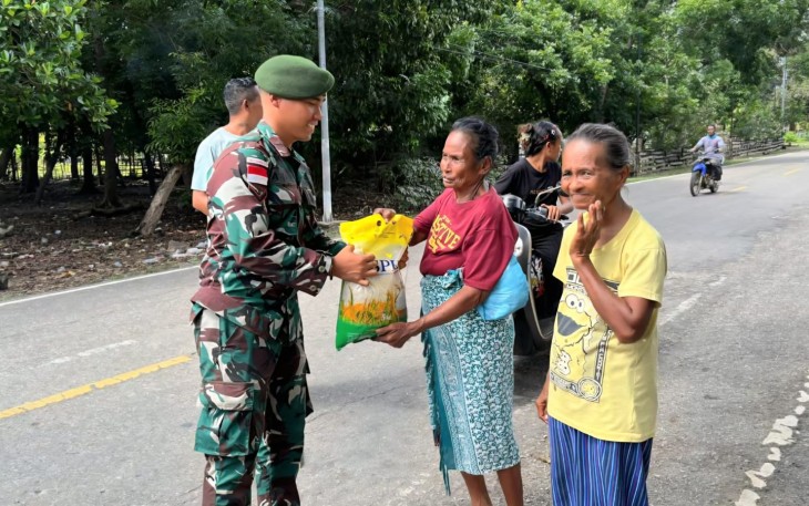 Pos Motaain Bagikan Sembako Sambut Natal