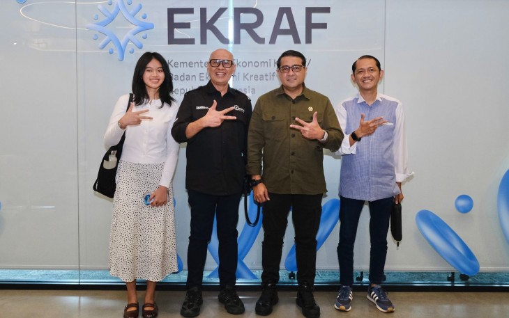 Menteri Ekonomi Kreatif, Teuku Riefky Harsya, menerima audiensi Direktur Pengembangan Produksi Film Negara (PFN), Narliswandi Iwan Piliang, yang berlangsung di kantor Kementerian Ekonomi Kreatif, Jakarta, Rabu (24/12/2025)