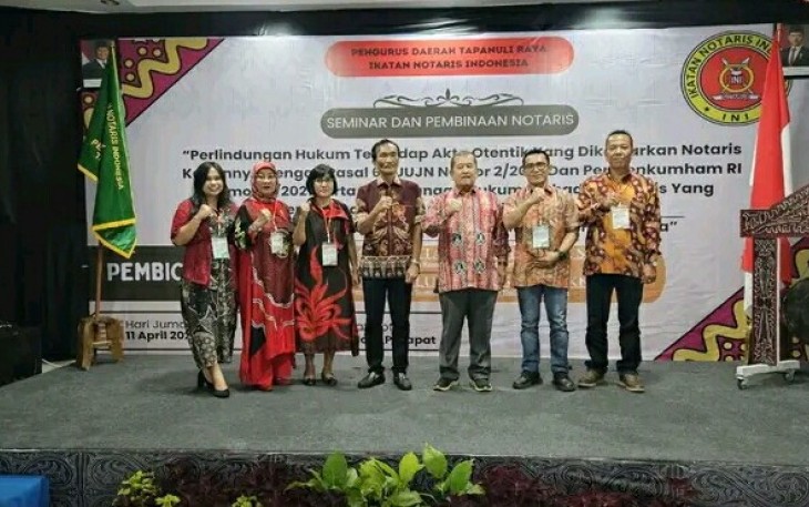 Kakanwil Kemenkum Sumut Sampaikan Materi kepada Ikatan Notaris Indonesia (INI) di Parapat.