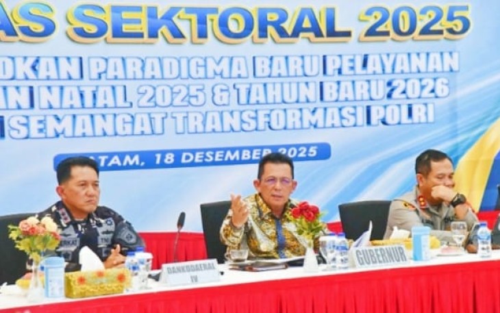 Gubernur Ansar Ahmad dalam Rapat Koordinasi Lintas Sektoral Operasi Lilin Seligi 2025 yang digelar di Gedung Lancang Kuning Polda Kepulauan Riau, Batam, Rabu (18/12/2025)