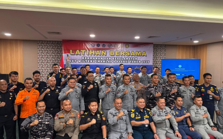 Foto bersama usai pembukaan Latihan Bersama Manuver Lapangan KKPH Tahun 2025