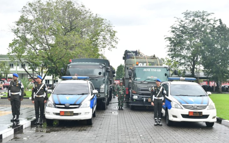 Pemberangkatan pasukan dilakukan melalui apel yang dipimpin Kasdam I/BB Brigjen TNI Deki Santoso Pattinaya di Lapangan Hijau Makodam I/BB, Medan, Rabu (26/11/2025).