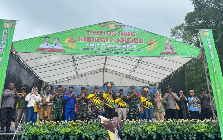 Dandim 1710/Mimika Hadiri Pembukaan Lomba Dayung dan Pentas Seni Budaya