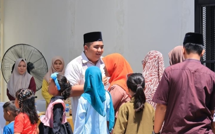 Bupati Bintan Roby Kurniawan menggelar Open House Idul Fitri 1446 H, Rabu (02/04) di Kediamannya. 