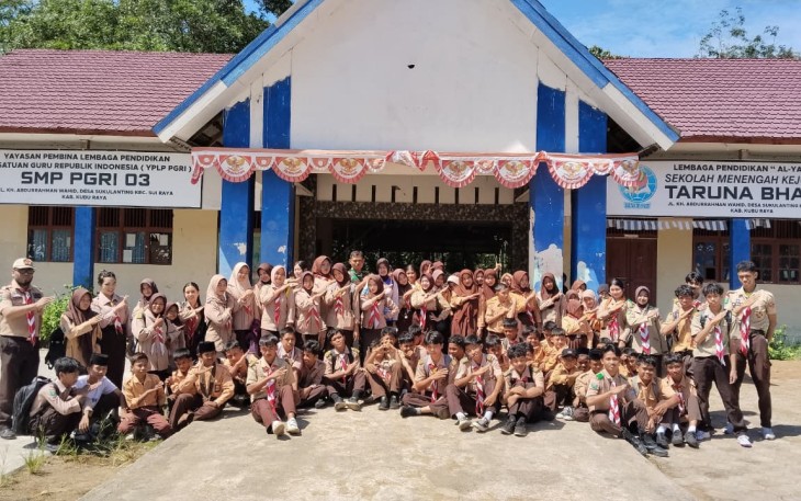 Foto bersama seusai Sosialisasi Rekrutment Pramuka Saka Dirgantara Asset SDM Bangsa.