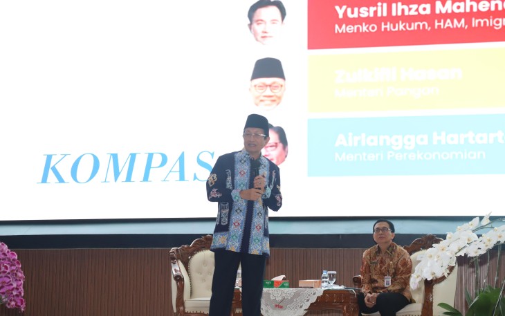 Menteri Agama (Menag) Nasaruddin Umar saat menjadi pembicara pada Retret Kepala Daerah Gelombang II di Balairung Rudini, Kampus Institut Pemerintahan Dalam Negeri (IPDN) Jatinangor, Kabupaten Sumedang, Jawa Barat, Kamis (26/6/2025).
